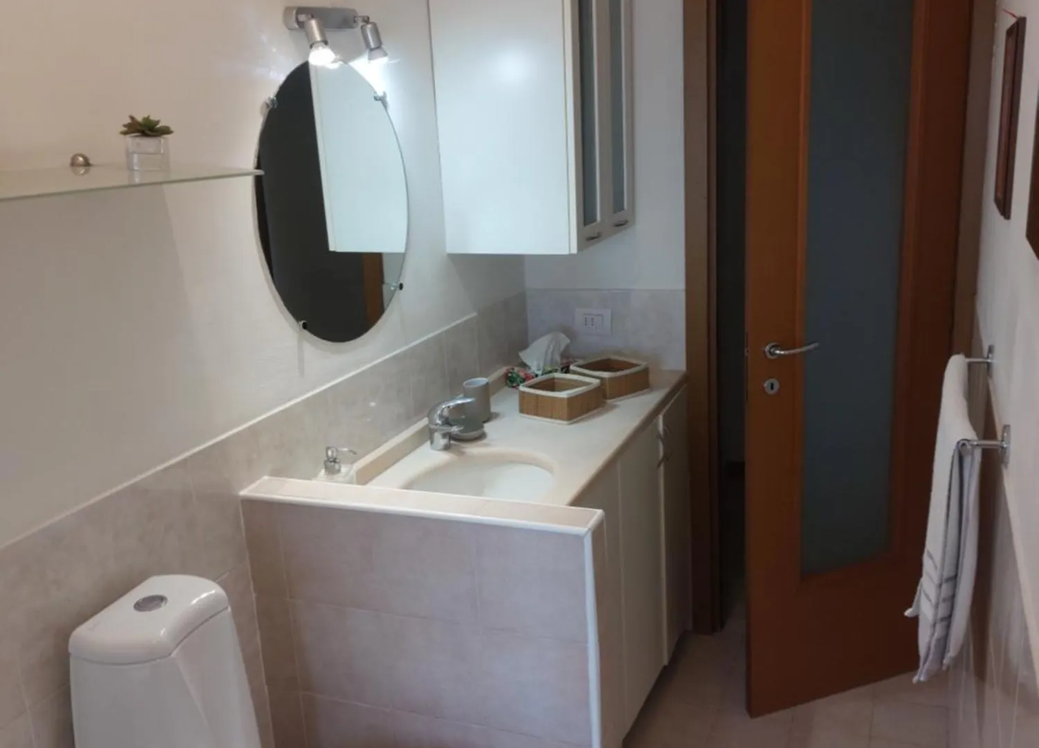 Milan Panoramic Top Floor Flat 0*,  إيطاليا
